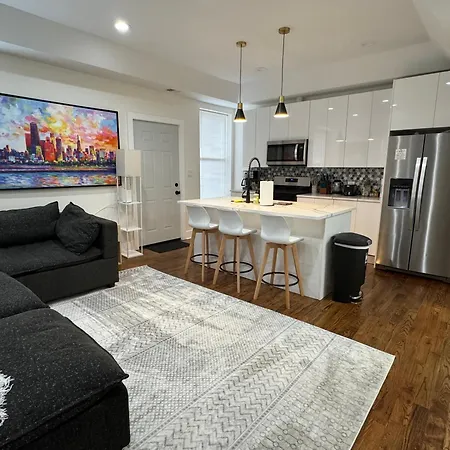 Chic Euro City Getaway- Close To Downtown